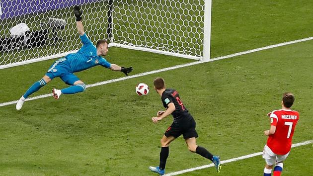 Croatia's forward Andrej Kramaric (C) scores the equalizer. (AFP) Croatia's forward Andrej Kramaric (C) scores the equalizer. (AFP)