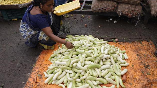 Cucumber is now priced at Rs 80 - Rs 100 per 10 kgs. (Rahul Raut/HT PHOTO) Cucumber is now priced at Rs 80 - Rs 100 per 10 kgs. (Rahul Raut/HT PHOTO)