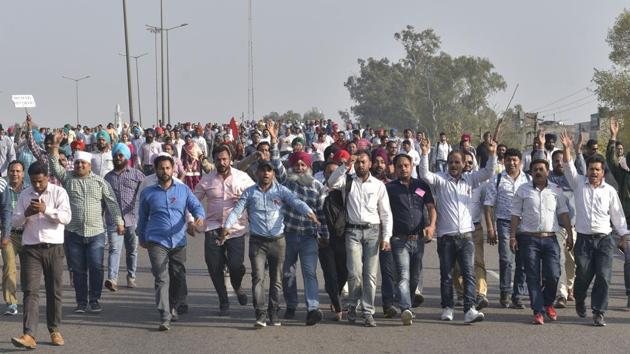 The schoolteachers have been up in arms against the policy clauses that put a seven-year cap on tenure at one place and mandate that no teacher will be allowed to seek transfer before completion of three years in a school. (HT File) The schoolteachers have been up in arms against the policy clauses that put a seven-year cap on tenure at one place and mandate that no teacher will be allowed to seek transfer before completion of three years in a school. (HT File)