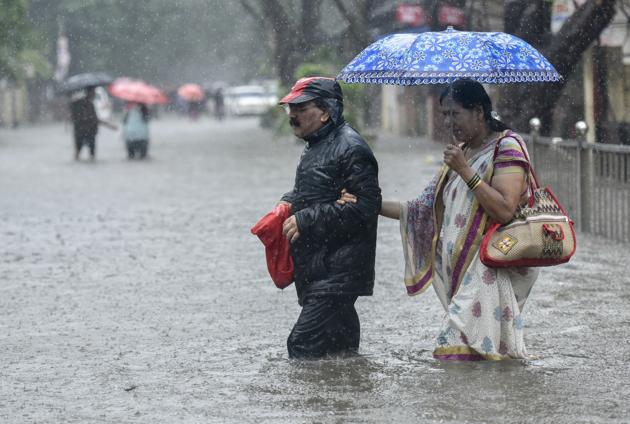 The weather bureau’s data also revealed that Mumbai has so far recorded 76% of its average rain for July within nine days of the month.(HT Photo)