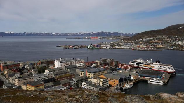 It is a litmus test for the Arctic, where climate change and technology are enabling mineral and energy extraction, shipping and tourism while threatening traditional ways of life and creating tensions among its four million inhabitants. Herders around the Arctic - in other Nordic nations, Russia, Canada and Alaska - echo these concerns, citing threats from climate change, mining, oil spills and poaching as well as thoughtless behaviour from townspeople and tourists. (Stoyan Nenov / REUTERS)