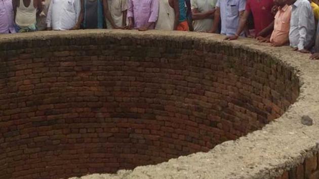 The girl jumped into a well after he father caught her in a compromising position with an adult at a government school in Rajasthan, police said. (HT File Photo) The girl jumped into a well after he father caught her in a compromising position with an adult at a government school in Rajasthan, police said. (HT File Photo)