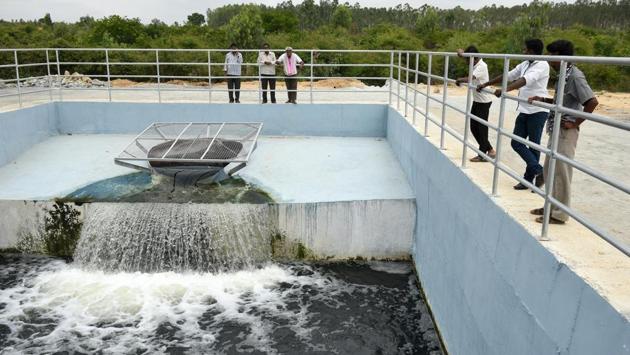 The Koramangala-Challaghattapura Valley lift irrigation project seeks to fill 226 lakes in the district through a series of channels and pumps. The government has argued that the water provided is fit for fisheries and propagation of wildlife and its quality is better than that of the existing groundwater, which it said has high traces of fluorides and nitrates. (Arijit Sen / HT Photo) The Koramangala-Challaghattapura Valley lift irrigation project seeks to fill 226 lakes in the district through a series of channels and pumps. The government has argued that the water provided is fit for fisheries and propagation of wildlife and its quality is better than that of the existing groundwater, which it said has high traces of fluorides and nitrates. (Arijit Sen / HT Photo)