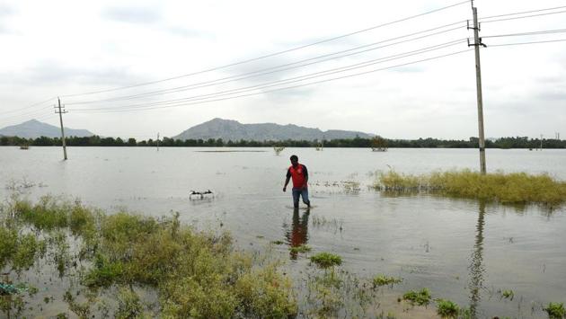 An overdependence on groundwater has caused depletion, with villagers stating that they now have to dig up to 1,000 feet to get water. Residents of Lakshmisagara and Udupanahalli villages said they were suspicious of this multi-crore scheme since its inception as they had seen how Bengaluru’s Bellandur and Varthur Lakes had frothed because of pollution. (Arijit Sen / HT Photo) An overdependence on groundwater has caused depletion, with villagers stating that they now have to dig up to 1,000 feet to get water. Residents of Lakshmisagara and Udupanahalli villages said they were suspicious of this multi-crore scheme since its inception as they had seen how Bengaluru’s Bellandur and Varthur Lakes had frothed because of pollution. (Arijit Sen / HT Photo)
