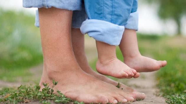 Playing and walking barefoot helps with better balance in children.(Shutterstock)