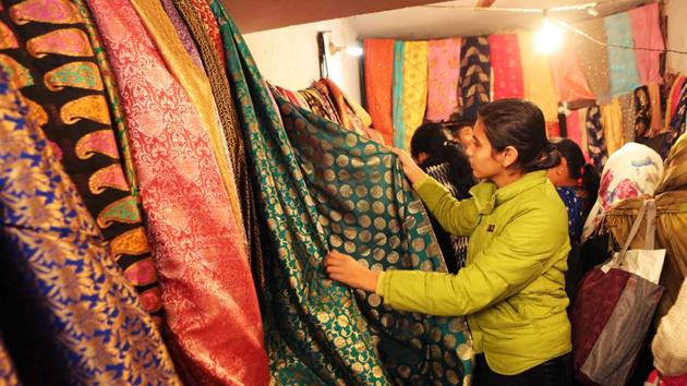 A peek into wedding shopping at Delhi’s Inderlok market.(Manoj Verma/HT Photo)