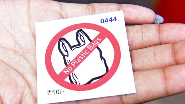 The RTI replies reveal that various municipal authorities and MPCB offices had not registered any offences and no case had been filed at any court. Despite this, certain amount of fine was received and banned plastic bags were being confiscated. (HT Representational Photo) The RTI replies reveal that various municipal authorities and MPCB offices had not registered any offences and no case had been filed at any court. Despite this, certain amount of fine was received and banned plastic bags were being confiscated. (HT Representational Photo)