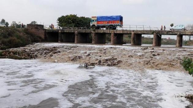 the PPCB also conveyed to the minister that the local bodies department had set up effluent-testing laboratories in all 22 districts. (HT File) the PPCB also conveyed to the minister that the local bodies department had set up effluent-testing laboratories in all 22 districts. (HT File)
