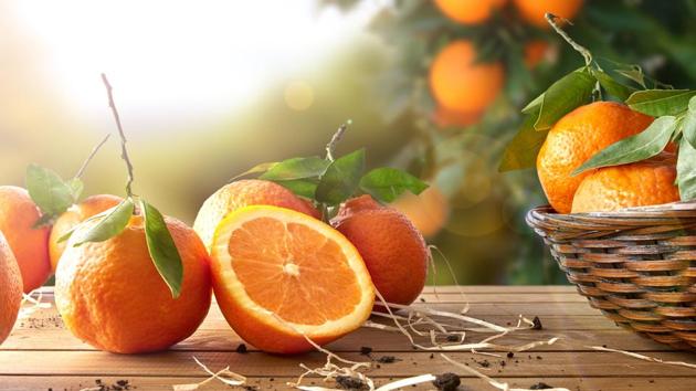 People who ate at least one serving of orange every day had more than a 60% reduced risk of developing late macular degeneration.(Shutterstock)