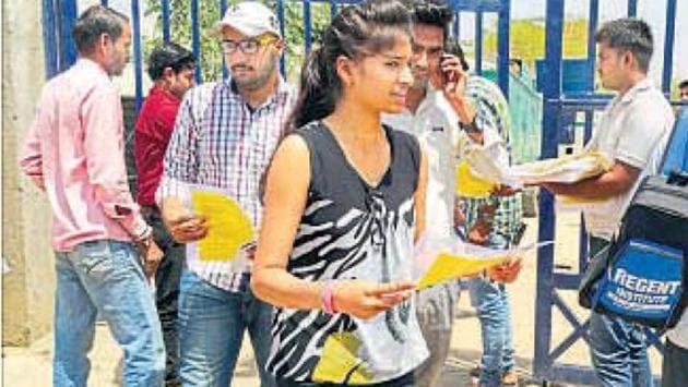 The Staff Selection Commission (SSC) on Friday released the marks of those who appeared in the Combined Higher Secondary Level (CHSL) Tier-I examination held from March 4 to March 28, 2018 at various centres across the country. (Photo for representation) The Staff Selection Commission (SSC) on Friday released the marks of those who appeared in the Combined Higher Secondary Level (CHSL) Tier-I examination held from March 4 to March 28, 2018 at various centres across the country. (Photo for representation)
