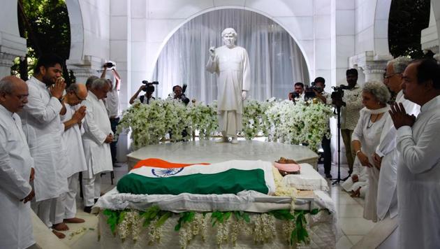 The spiritual leader, who was admitted to a private hospital a few days ago for treatment of age related ailments, breathed his last on Thursday morning, according to the Mission’s Twitter statement. (SANKET WANKHADE/HT PHOTO)