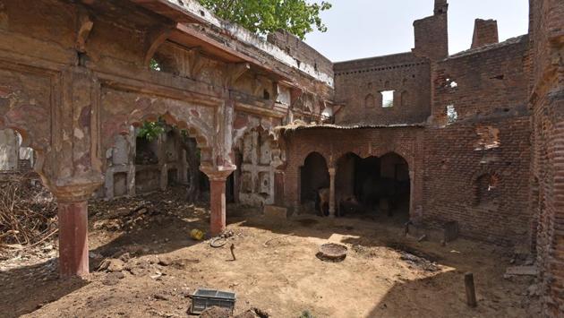 The plan for the village’s redevelopment was initiated three years ago when north-west Delhi MP Udit Raj adopted it under Saansad Adarsh Gram Yojana. Rekha Vohra, the director of the Jaunti project, said the plan expects to achieve its target this time as the district administration is on board. “The project was stuck because of multiplicity of authorities,” Vohra said. (Anushree Fadnavis / HT Photo) The plan for the village’s redevelopment was initiated three years ago when north-west Delhi MP Udit Raj adopted it under Saansad Adarsh Gram Yojana. Rekha Vohra, the director of the Jaunti project, said the plan expects to achieve its target this time as the district administration is on board. “The project was stuck because of multiplicity of authorities,” Vohra said. (Anushree Fadnavis / HT Photo)