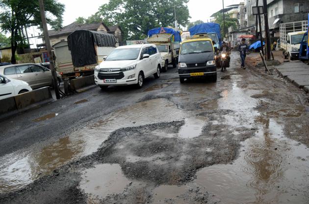 The spot on Kongaon Bhiwandi Road in Kalyan.(HT Photo)