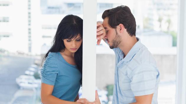 During the break-up phase, you are likely to feel anxious, go through crying spells, have problems sleeping, eat unhealthy foods, feel social withdrawal, give up on enjoyable activities and have low self-esteem.(Shutterstock)