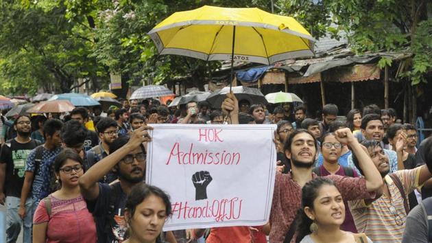 Meanwhile at Jadavpur University, days of pressure from students and a large section of teachers saw university authorities on Tuesday decide to bring back the test system for admission to six undergraduate courses. Students had also been observing an indefinite hunger strike at the university. (Samir Jana / HT Photo)