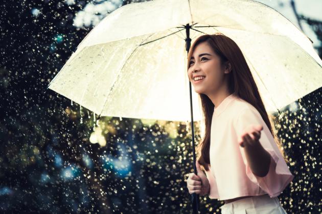 Umbrellas are taking the fashion world by storm. If you want to buy something sophisticated, go for umbrellas in pastel colours.(Shutterstock)