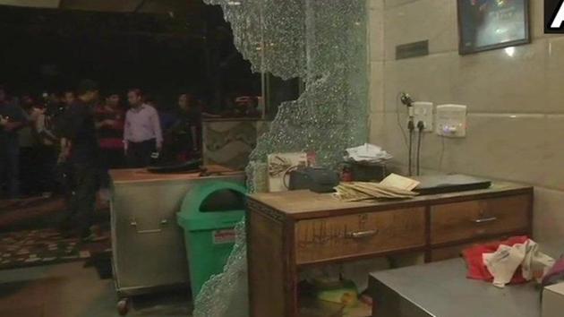 One of the customers inside the restaurant was injured when a group of delivery bots vandalised the place in Kalkaji on Saturday. (ANI Photo/Twitter) One of the customers inside the restaurant was injured when a group of delivery bots vandalised the place in Kalkaji on Saturday. (ANI Photo/Twitter)