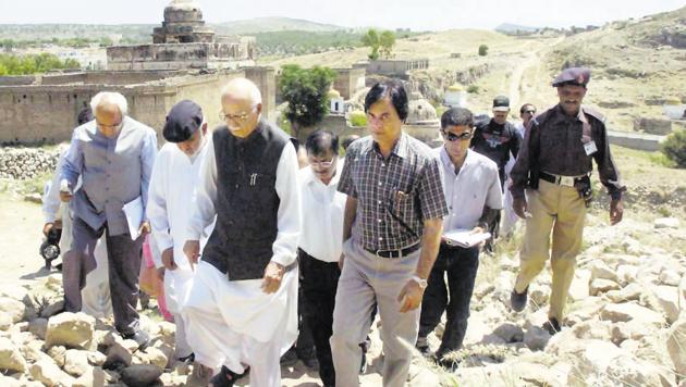 The Pakistan Trip: LK Advani, the then BJP president and leader of the opposition, at the Katas Raj temple near Lahore in 2005. Pakistani foreign minister, Khurshid Kasuri, had extended an invitation to Advani to visit his country.(PTI)