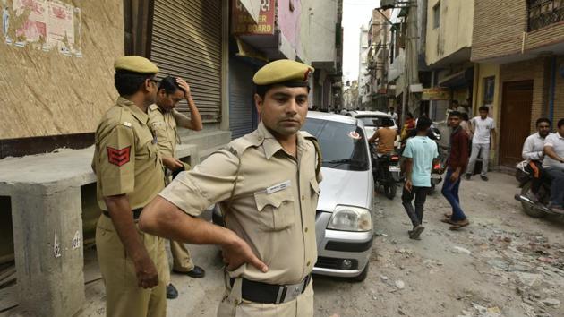 Delhi Police personnel seen at a crime spot in Sangam Vihar in New Delhi on Friday, June 15, 2018. (Representational photo)(Anushree Fadnavis/ HT File Photo)