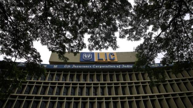LIC has been looking to enter the banking space by acquiring a majority stake in IDBI Bank as the deal is expected to provide business synergies despite the lender’s stressed balance sheet.(Reuters File Photo)