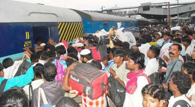 With only 13% of the total migrants in the country, the interstate migrants form a small minority. The corresponding figure for urban migrants, according to Census 2001 data, stands at 25% of the total migrants. (HT) With only 13% of the total migrants in the country, the interstate migrants form a small minority. The corresponding figure for urban migrants, according to Census 2001 data, stands at 25% of the total migrants. (HT)