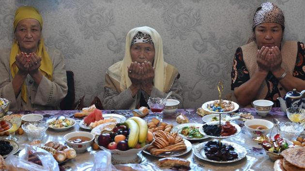 According to a government data, one fifth of Kyrgyz marriages occur following bride abductions but only one person was sentenced to jail. The problem is “in law enforcement and judicial practices,” said Umutai Dauletova, a gender coordinator for the United Nations Development Programme (UNDP) in Kyrgyzstan. Research that the UNDP conducted on bride kidnapping last year showed that around 70 percent of such criminal cases collapse, Dauletova added. (Vyacheslav OSELEDKO / AFP) According to a government data, one fifth of Kyrgyz marriages occur following bride abductions but only one person was sentenced to jail. The problem is “in law enforcement and judicial practices,” said Umutai Dauletova, a gender coordinator for the United Nations Development Programme (UNDP) in Kyrgyzstan. Research that the UNDP conducted on bride kidnapping last year showed that around 70 percent of such criminal cases collapse, Dauletova added. (Vyacheslav OSELEDKO / AFP)