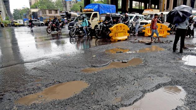 Most of the civic bodies across MMR have become known for building poor roads.(HT FILE)