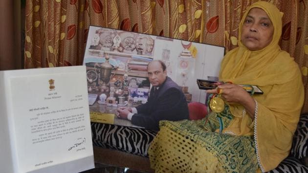 Shahid, who belonged to Varanasi, was a member the Indian hockey team that won the gold medal in the Moscow Olympics. He died on July 20, 2016 after a prolonged illness. (HT Photo) Shahid, who belonged to Varanasi, was a member the Indian hockey team that won the gold medal in the Moscow Olympics. He died on July 20, 2016 after a prolonged illness. (HT Photo)