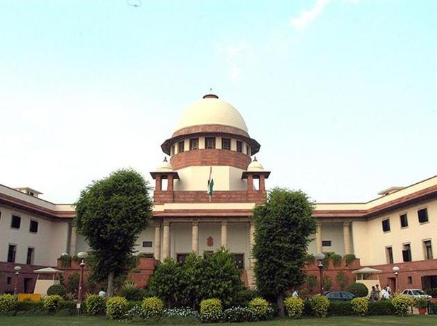 Acting on a plea by the state government, the Supreme Court on Wednesday issued notice and granted stay of judgment on a batch of 19 special leave petitions filed by Punjab, an official spokesman said.(HT File)