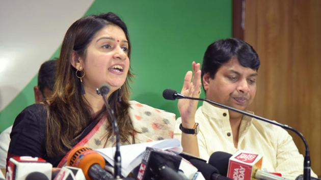 Priyanka Chaturvedi interacts with media persons at party office in Jaipur on Wednesday.(Prabhakar Sharma/HT PHOTO) Priyanka Chaturvedi interacts with media persons at party office in Jaipur on Wednesday.(Prabhakar Sharma/HT PHOTO)