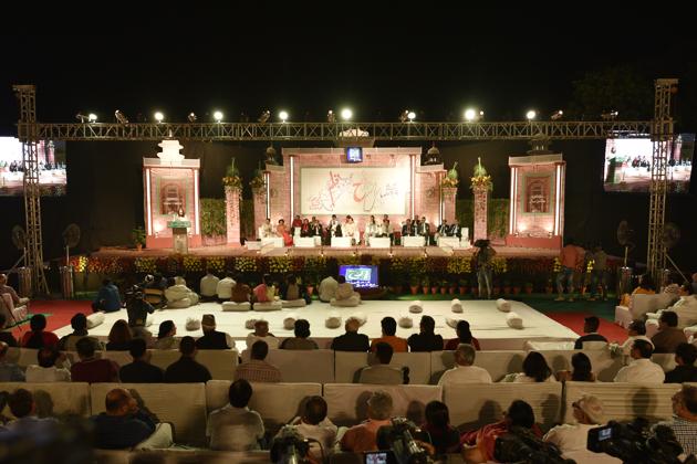 Audience engrossed in listening poems recited during Jashn-e-Bahar at Delhi Public School, Mathura Road, early this year. (Sanchit Khanna/HT) Audience engrossed in listening poems recited during Jashn-e-Bahar at Delhi Public School, Mathura Road, early this year. (Sanchit Khanna/HT)