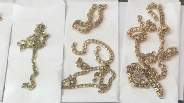 Lost And Found After 19 Years Hyderabad Woman Gets Her Stolen Gold Recovered By Pune Railway Police Hindustan Times Current vacancies across various police work groups. pune railway police