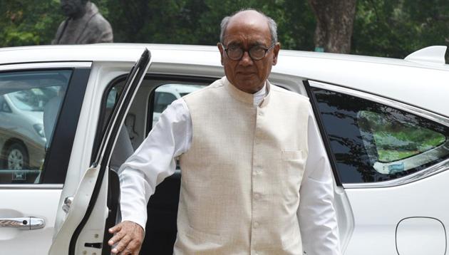 Congress general secretary Digvijay Singh and union minister Uma Bharti were among the four former chief ministers for whom the allotment of official bungalows was cancelled. (Mohd Zakir/HT PHOTO) Congress general secretary Digvijay Singh and union minister Uma Bharti were among the four former chief ministers for whom the allotment of official bungalows was cancelled. (Mohd Zakir/HT PHOTO)