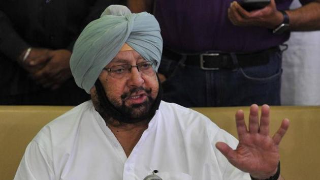 Amarinder also demanded cadre protection for Punjab in Chandigarh and sought Rajnath’s intervention to ensure a fine balance in sharing of resources and officials in the UT between Punjab and Haryana. (HT Photo) Amarinder also demanded cadre protection for Punjab in Chandigarh and sought Rajnath’s intervention to ensure a fine balance in sharing of resources and officials in the UT between Punjab and Haryana. (HT Photo)