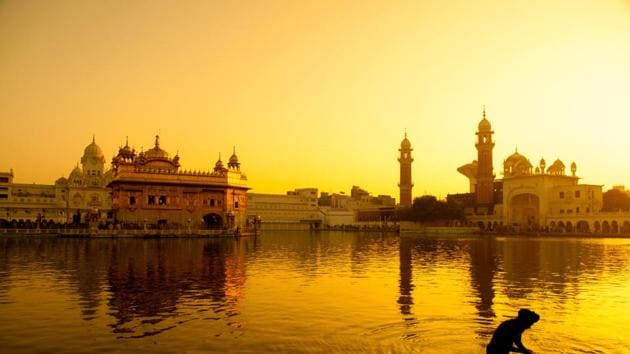 Sunsets are also golden at Amritsar’s Golden Temple.  (shutterstock) 