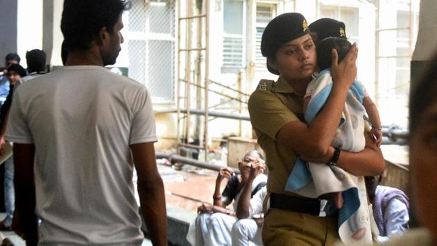 An inmate’s four-month-old infant was also kept under observation at JJ hospital on Friday.(Anshuman Poyrekar/HT Photo) An inmate’s four-month-old infant was also kept under observation at JJ hospital on Friday.(Anshuman Poyrekar/HT Photo)