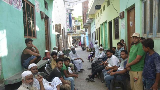 Relatives and neighbours of a man who was beaten to death in Hapur, Uttar Pradesh. The state police will raise a contingent of over 367,000 digital volunteers to counter fake news on social media platforms that is “creating a law-and-order problem” and “disturbing communal harmony” in the state, director general of police OP Singh said on Thursday. (Sakib Ali / HT File) Relatives and neighbours of a man who was beaten to death in Hapur, Uttar Pradesh. The state police will raise a contingent of over 367,000 digital volunteers to counter fake news on social media platforms that is “creating a law-and-order problem” and “disturbing communal harmony” in the state, director general of police OP Singh said on Thursday. (Sakib Ali / HT File)