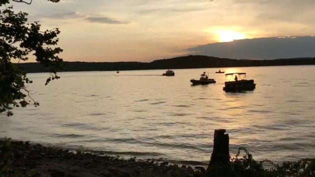 31 people had been aboard the amphibious "duck boat", which capsized and sank, at Table Rock Lake near Branson, Stone County, Missouri, US, on July 19, 2018. (SOUTHERN STONE COUNTY FIRE PROTECTION DISTRICT/Facebook/via REUTERS) 31 people had been aboard the amphibious "duck boat", which capsized and sank, at Table Rock Lake near Branson, Stone County, Missouri, US, on July 19, 2018. (SOUTHERN STONE COUNTY FIRE PROTECTION DISTRICT/Facebook/via REUTERS)
