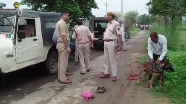 Police investigate the spot where a man was beaten to death by a mob.(ANI/Twitter)