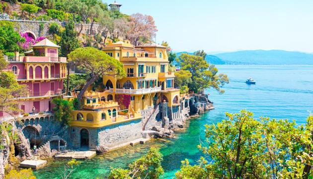 Portofino, Italy, is known for its brightly-coloured houses. A fishing village, it is also dotted with high-end boutiques and seafood restaurants. It also boasts of a 16th fortress and museum that offers views of the town. (Shutterstock)