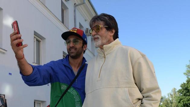 Ranbir Kapoor with Amitabh Bachchan in New York. (Twitter) Ranbir Kapoor with Amitabh Bachchan in New York. (Twitter)