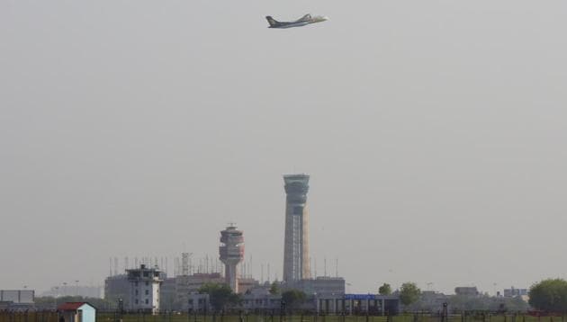 DGCA did not elaborate on the observations or the concerns flagged by the US regulator, but said the FAA team will come for a final consultation within 65 days wherein the DGCA shall present the action taken on the observations.(Vipin Kumar/HT PHOTO)