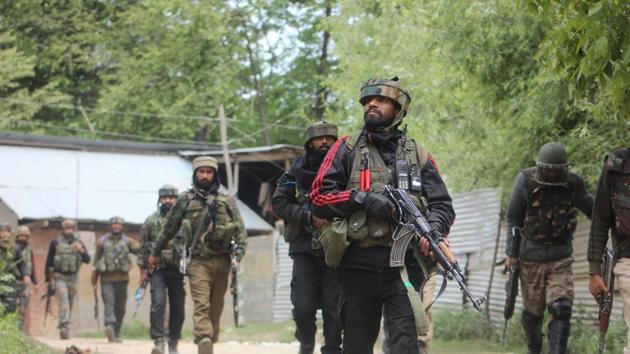 Army soldiers near the site of encounter in southern district of Shopian, Jammu and Kashmir, India. (HT File Photo) Army soldiers near the site of encounter in southern district of Shopian, Jammu and Kashmir, India. (HT File Photo)