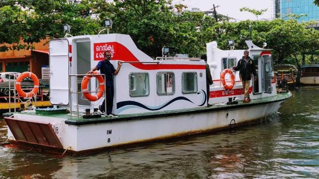 Water ambulances were pressed into service in flood-hit central districts in Kerala for the first time.(HT Photo) Water ambulances were pressed into service in flood-hit central districts in Kerala for the first time.(HT Photo)