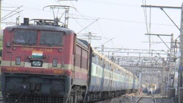 RRB CBT for group C posts: Candidates will have to answer 75 multiple choice questions within 60 minutes - 80 minutes will be given to eligible persons with disability candidates accompanied with a writer. (Hindustan Times) RRB CBT for group C posts: Candidates will have to answer 75 multiple choice questions within 60 minutes - 80 minutes will be given to eligible persons with disability candidates accompanied with a writer. (Hindustan Times)