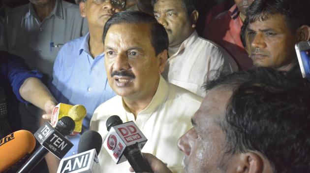 Minister of state for environment Mahesh Sharma said his ministry has written to offices that come under its control, offices of the central government and its departments, PSUs, corporates and institutions to eliminate single-use plastic products, including water bottles and take-away coffee cups. (HT/File Photo) Minister of state for environment Mahesh Sharma said his ministry has written to offices that come under its control, offices of the central government and its departments, PSUs, corporates and institutions to eliminate single-use plastic products, including water bottles and take-away coffee cups. (HT/File Photo)