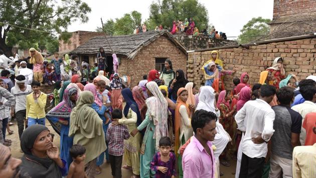 Relatives and neighbours of Rakbar Khan, who died after suspected cow vigilantes assaulted him at Alwar, on July 21.(Sanjeev Verma/HT PHOTO)