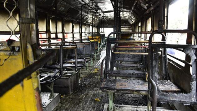 A BEST bus was set on fire by Maratha protesters on Mankhurd Link Road, when it was on its way to Nerul from Santacruz. There were major traffic snarls as protesters blocked busy roads and highways at several spots and reportedly threw stones at various BEST buses. (Vijayanand Gupta / HT Photo) A BEST bus was set on fire by Maratha protesters on Mankhurd Link Road, when it was on its way to Nerul from Santacruz. There were major traffic snarls as protesters blocked busy roads and highways at several spots and reportedly threw stones at various BEST buses. (Vijayanand Gupta / HT Photo)