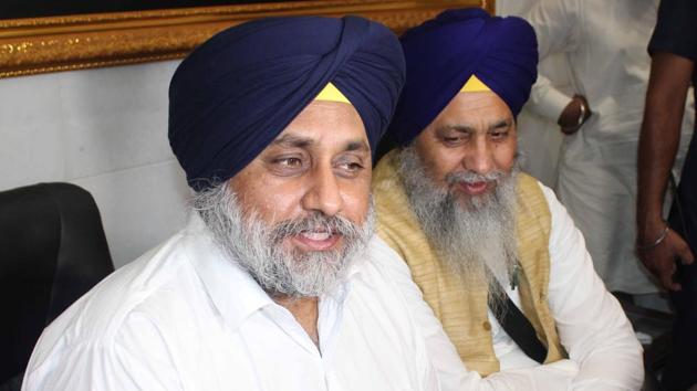 Shiromani Akali Dal president Sukhbir Singh Badal with SGPC president Gobind Singh Longowal in Amritsar. (HT Photo) Shiromani Akali Dal president Sukhbir Singh Badal with SGPC president Gobind Singh Longowal in Amritsar. (HT Photo)