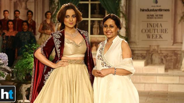 Kangana Ranaut played showstopper for designer Anju Modi’s collection. (Raajessh Kashyap/HT Photo)